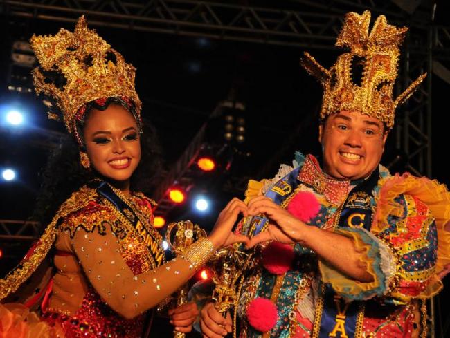 Eduardo Queiroz e Bruna Silva foram os escolhidos para representar a majestade no Carnaval 2017