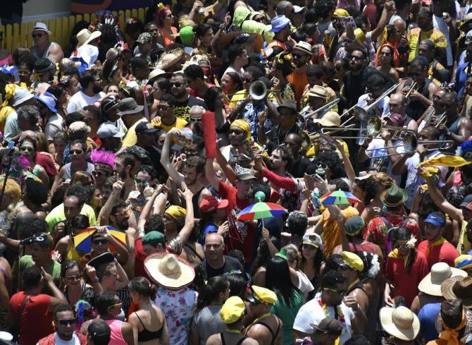 Nordestinos que moram em São Paulo tentam matar a saudade do Carnaval de casa
